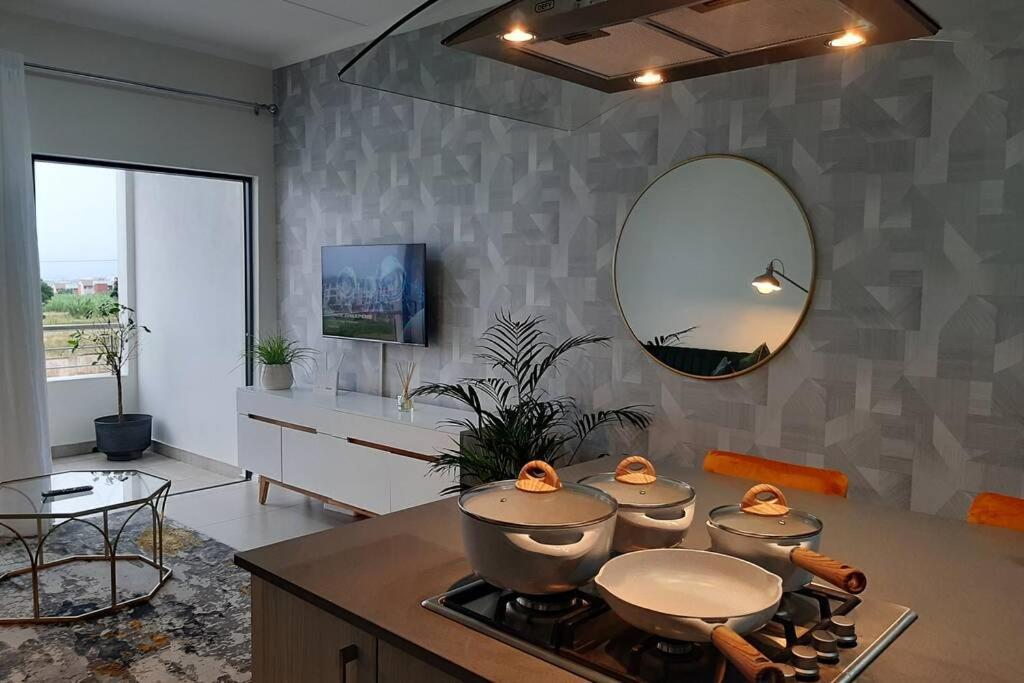 Mikeys Place On New: 2Bed2Bath No.1 With Free Wifinetflix Мідранд Екстер'єр фото